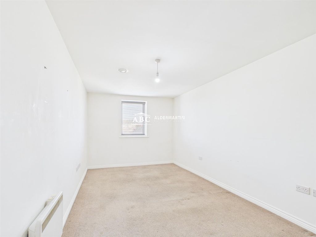 Property photo 3 of 13 Cam03827G0-Pr0167-Still003.Jpg