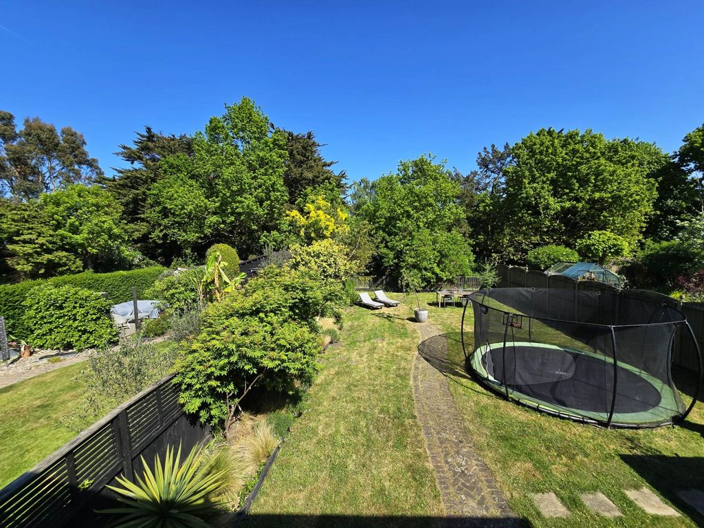 Property photo 3 of 21