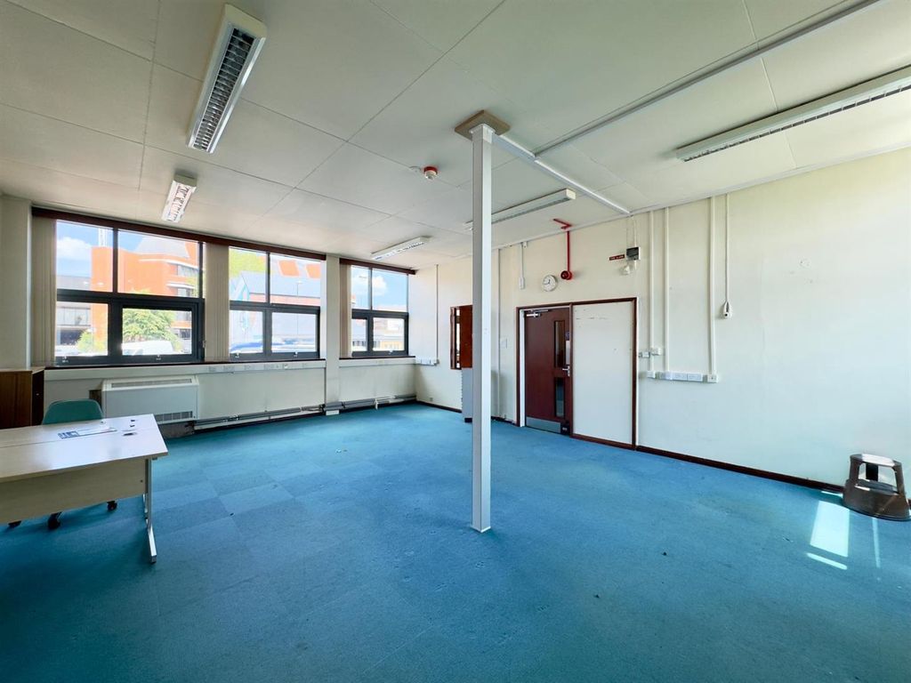 Property photo 3 of 13 35A076B1-Ae6E-42A9-900B-Deef394A6495.Jpg