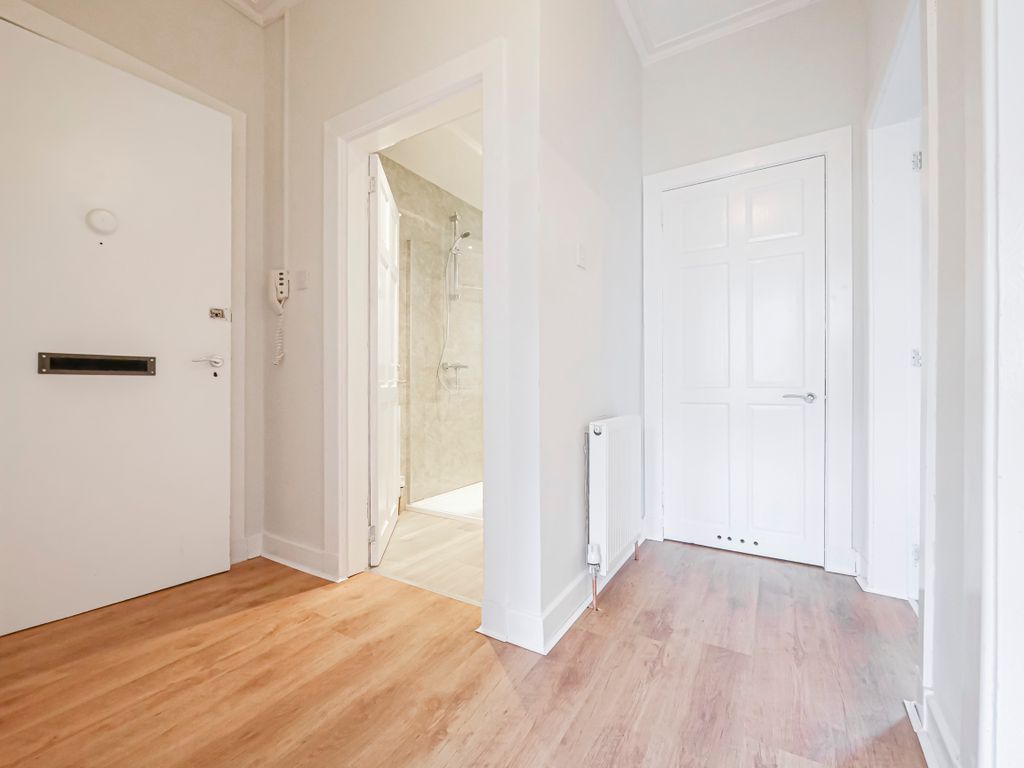 Property photo 2 of 11 Hall