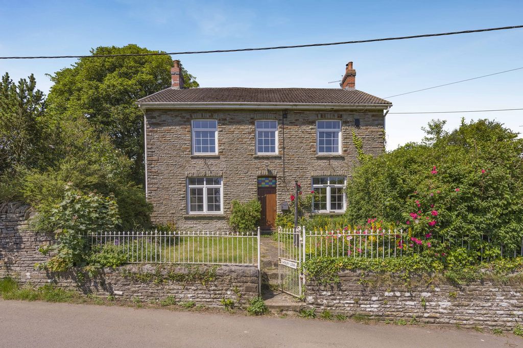 Property photo 1 of 35