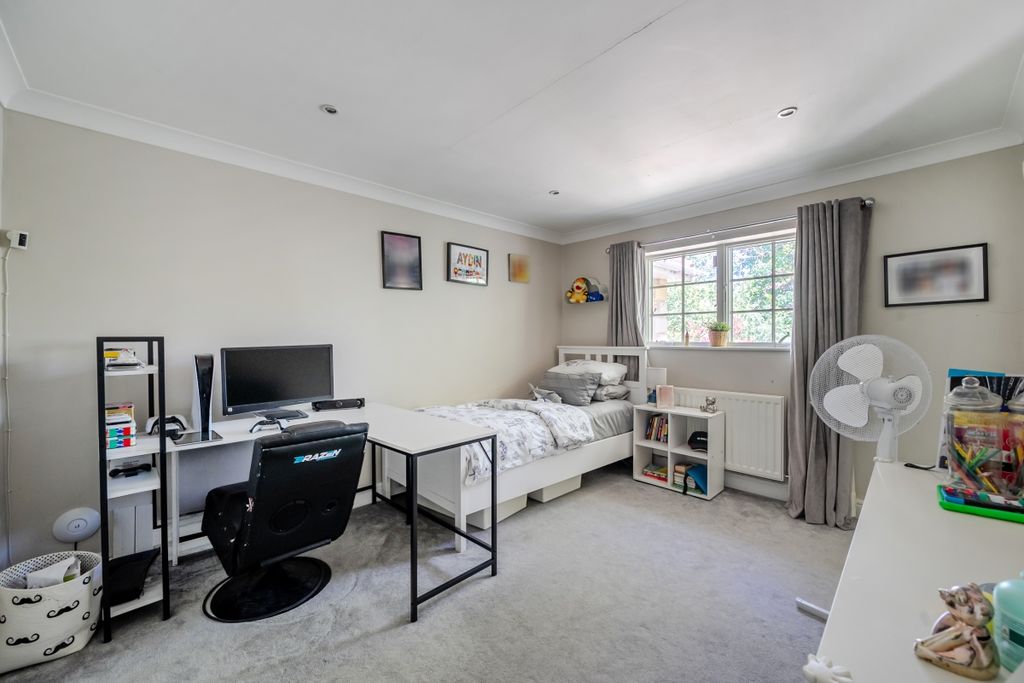 Additional image 19 of 6 bed detached house to rentBagshot Road, Ascot SL5
