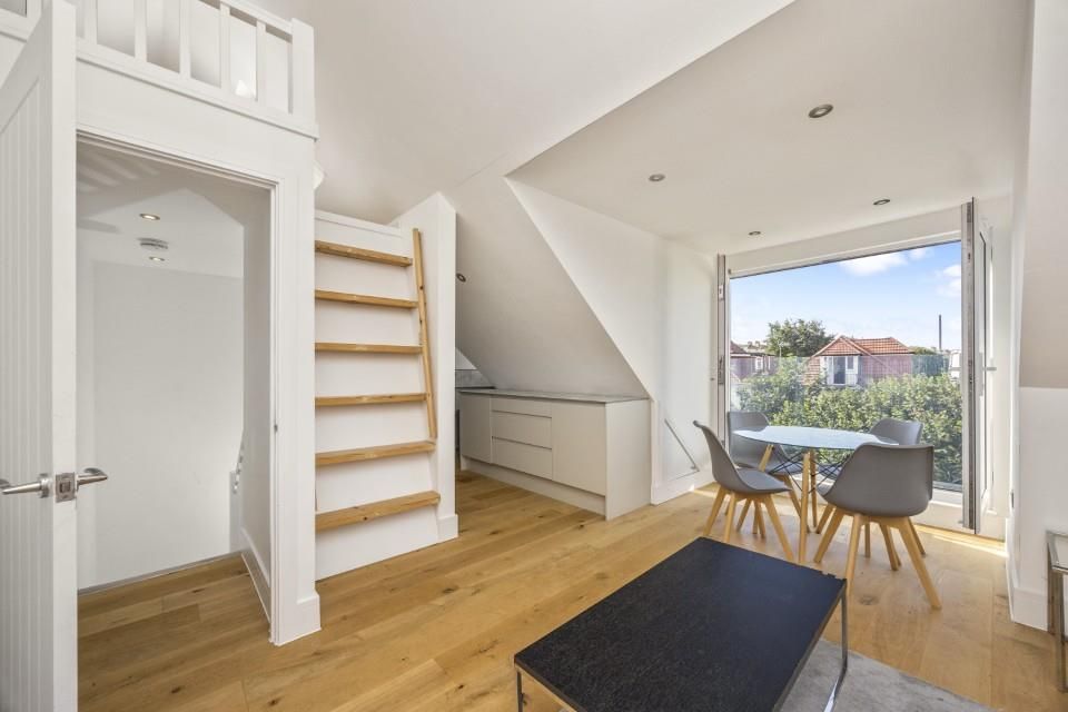 Property photo 3 of 15 Granville Road_10A_Flat 2-006 (Custom).Jpg