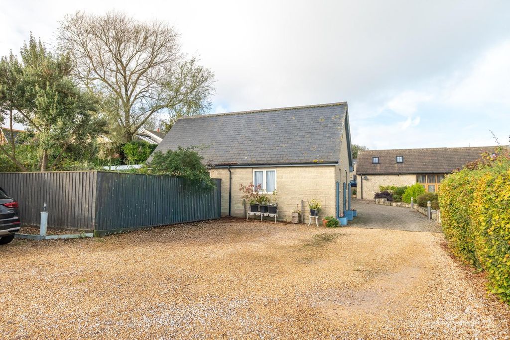 Property photo 1 of 22 Parking