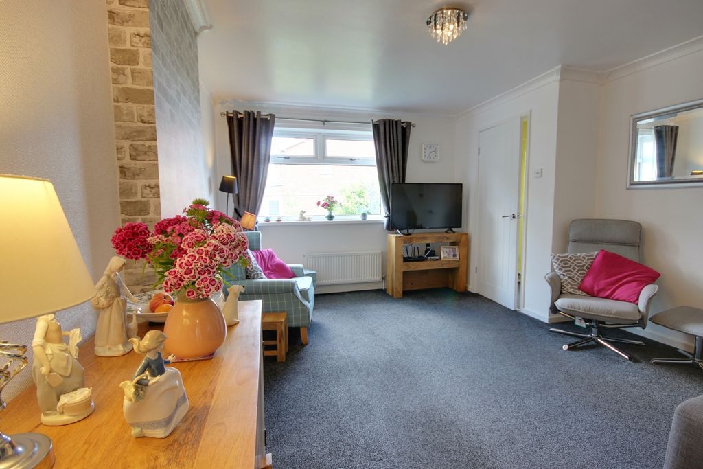 Property photo 2 of 21 1 Lounge D