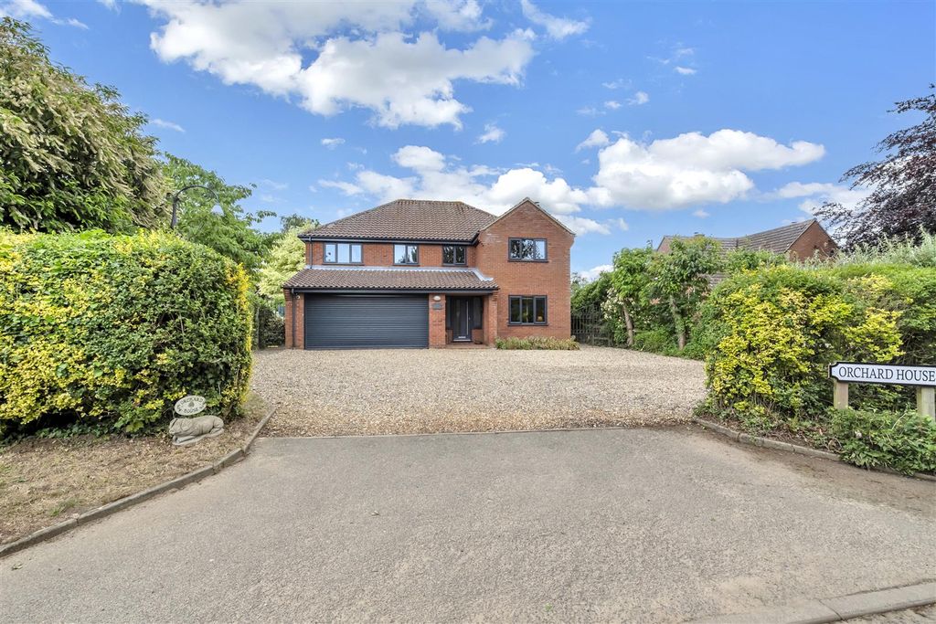 4 bed detached house for saleRushbrooke Lane, Bury St. Edmunds IP33