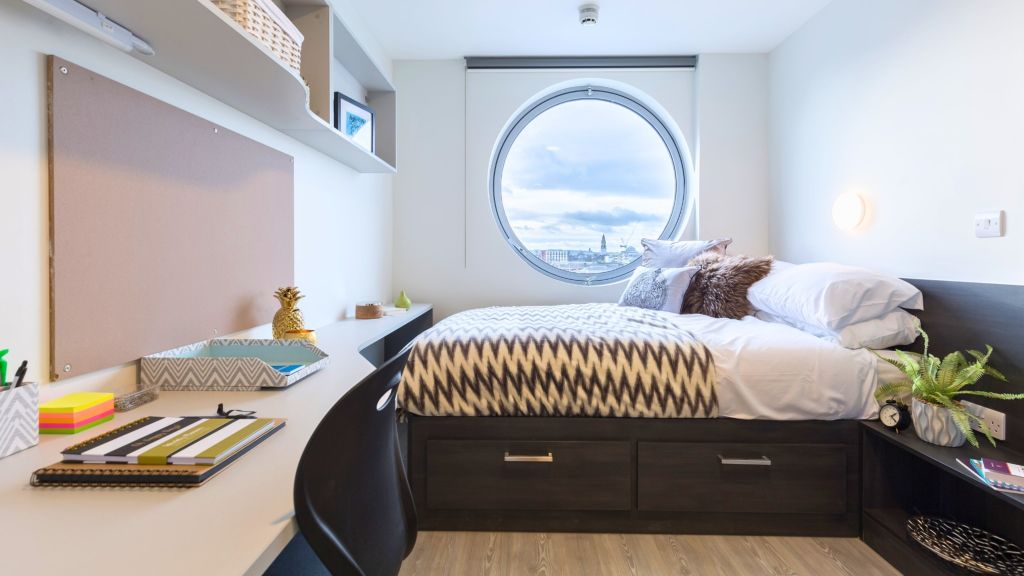 Property photo 2 of 13 Bedroom