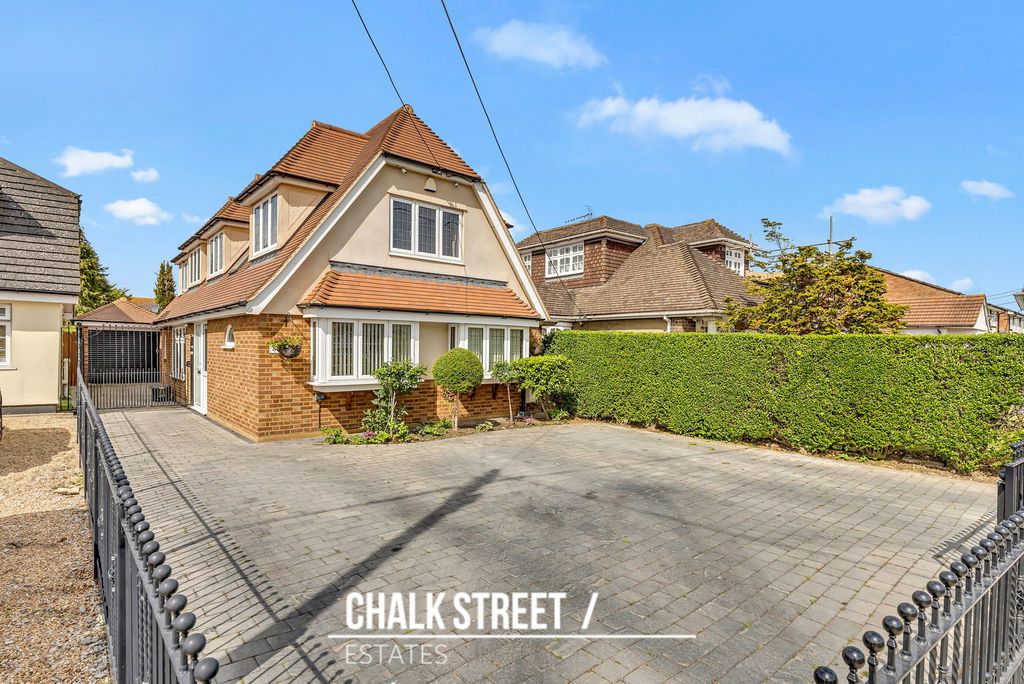Property photo 1 of 32