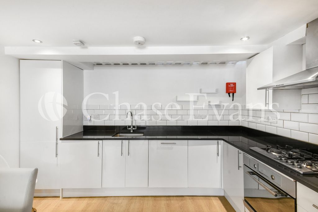 Property photo 2 of 18 Kitchen