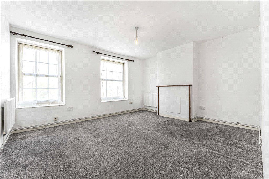 Property photo 3 of 10 Bedroom