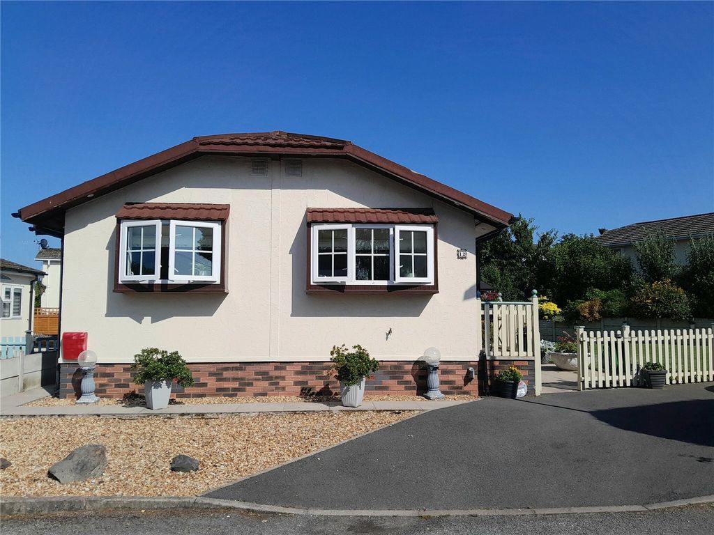 Property photo 2 of 17 Picture No. 13