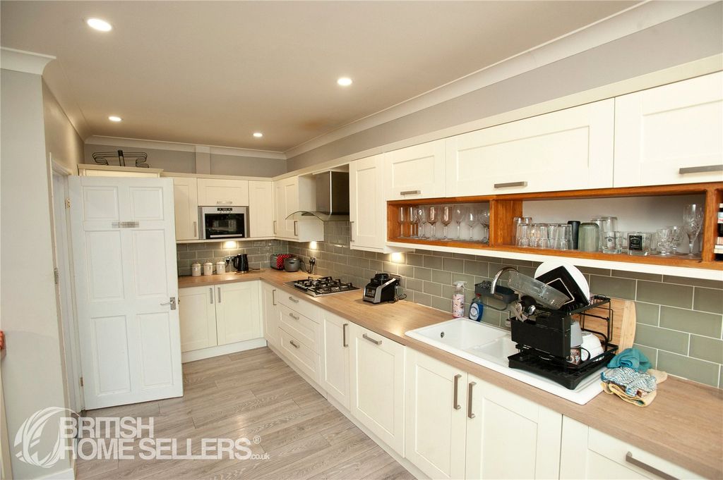 Property photo 3 of 24 Picture No. 04