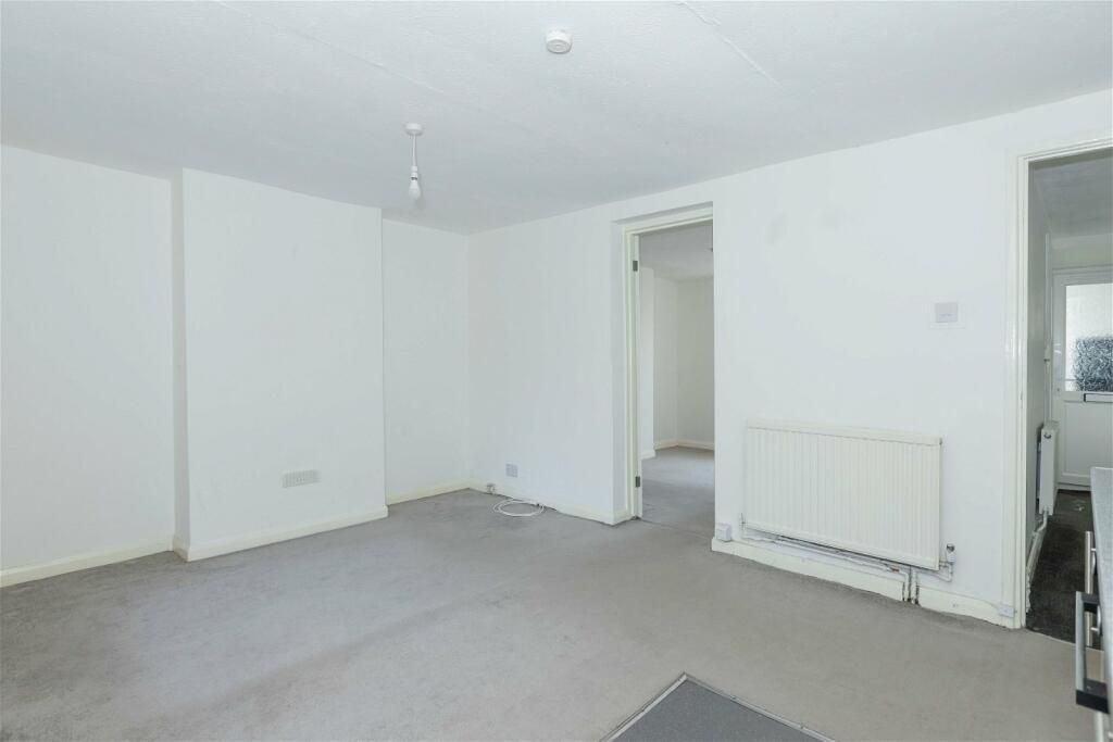 Property photo 1 of 3
