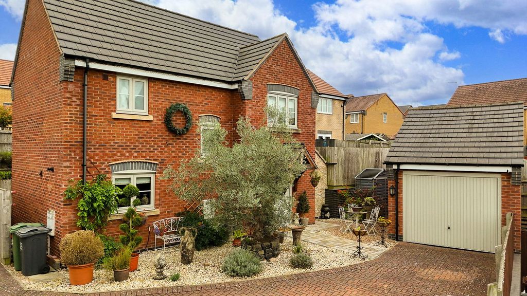 Property photo 1 of 27