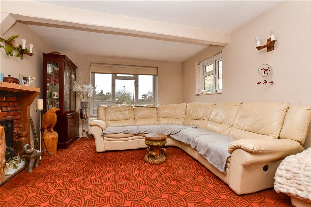 Property photo 2 of 14 Lounge