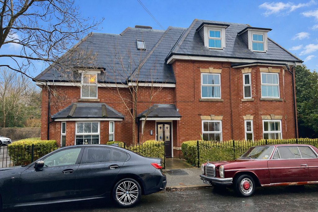 Property photo 1 of 8 Front