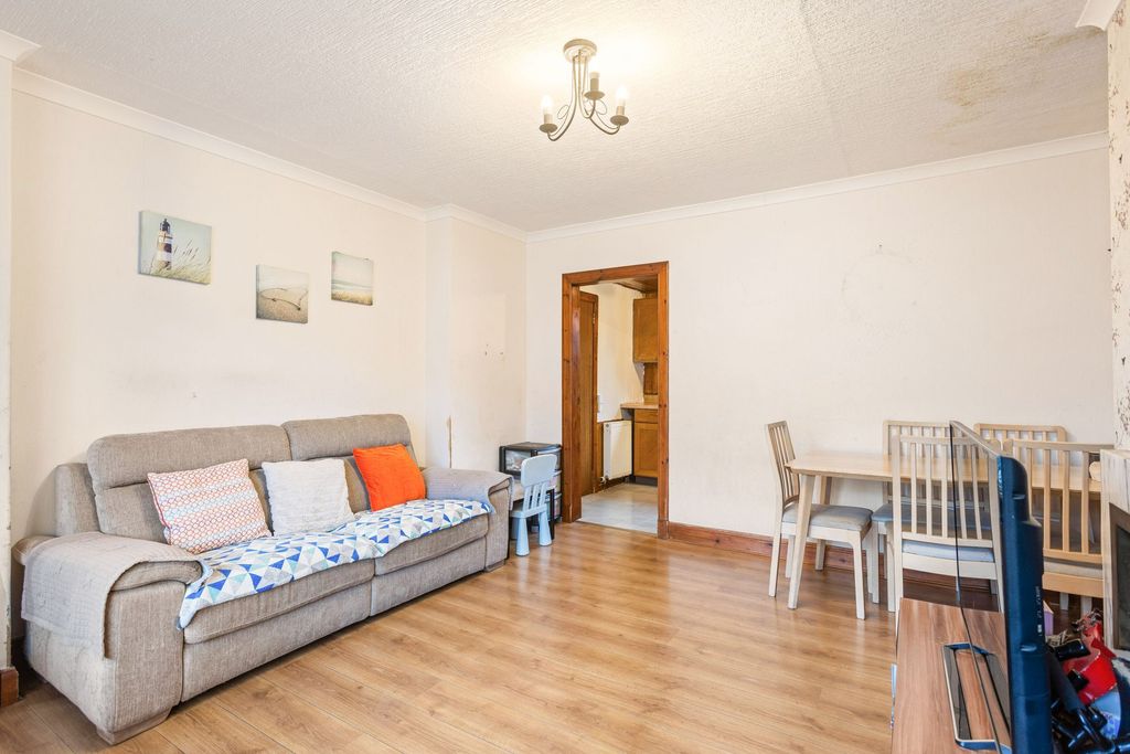 Property photo 2 of 20 Lounge/Diner