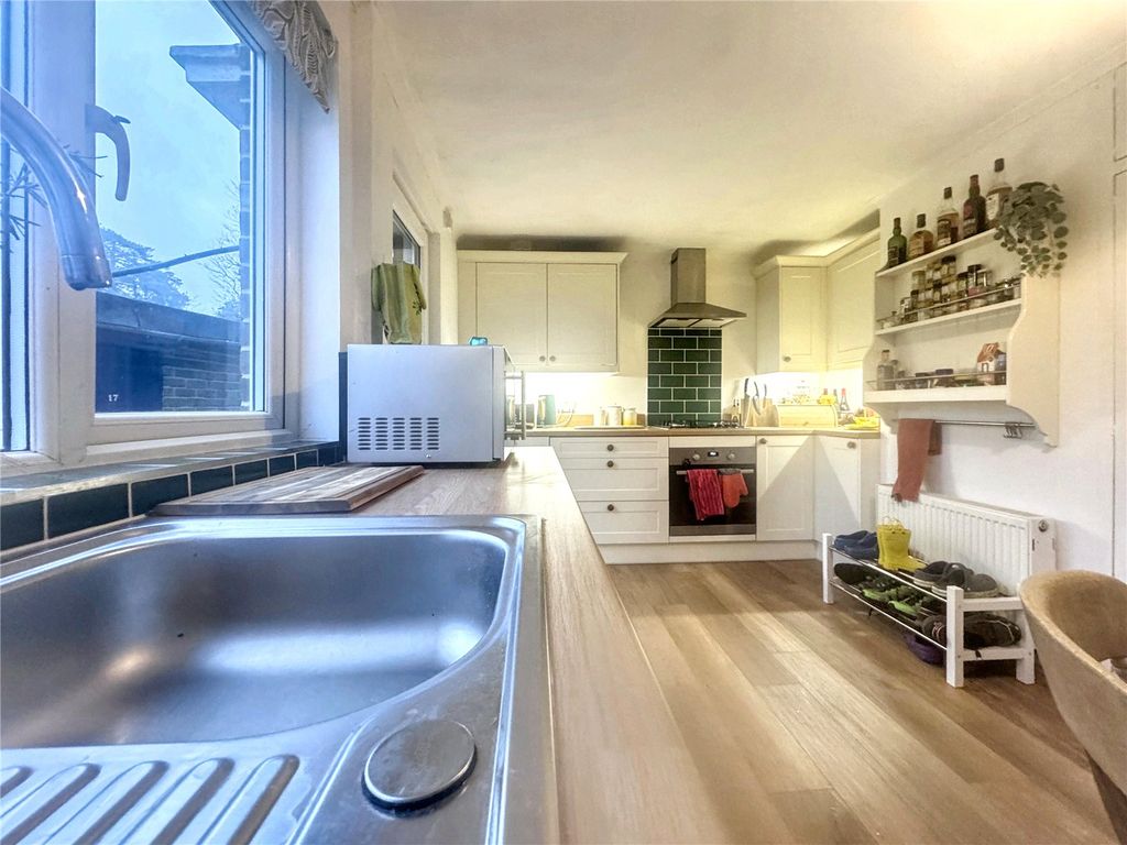 Property photo 3 of 13 Picture No. 18