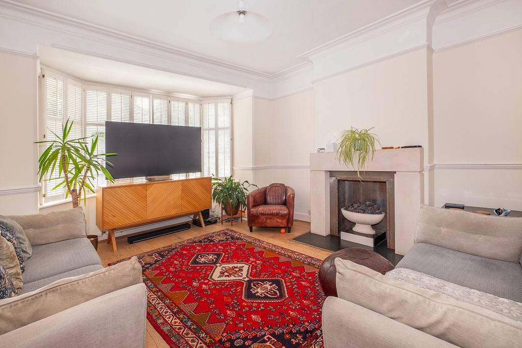 Property photo 3 of 22
