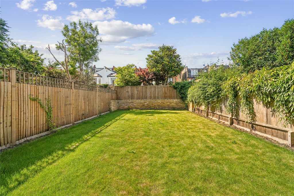 Property photo 3 of 16 Garden