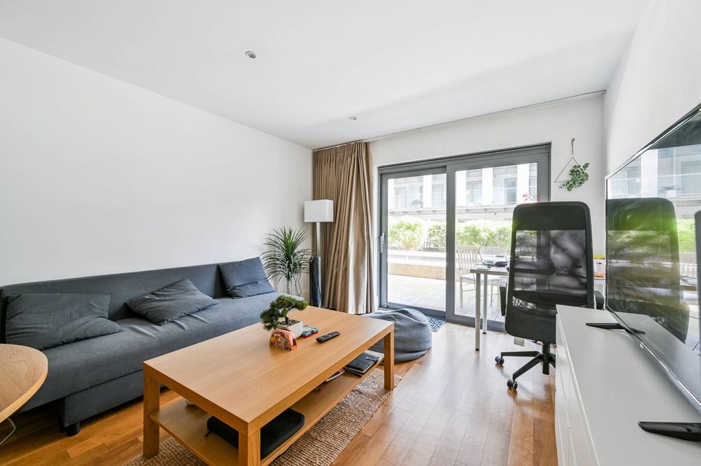 Property photo 2 of 11