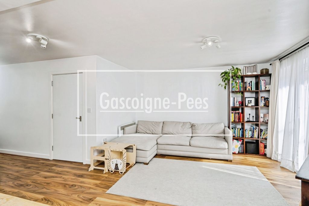 Property photo 2 of 9