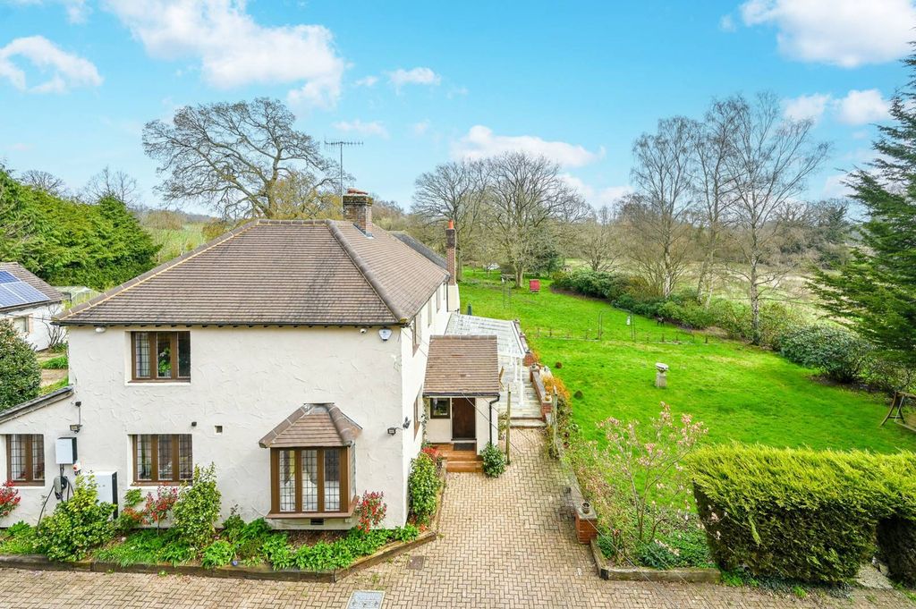Property photo 2 of 33
