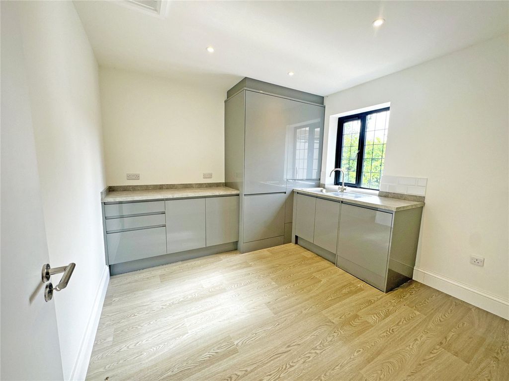 Property photo 3 of 4 Picture No. 07