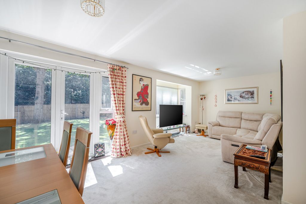 Property photo 2 of 21 1481809-12-6A54d3...