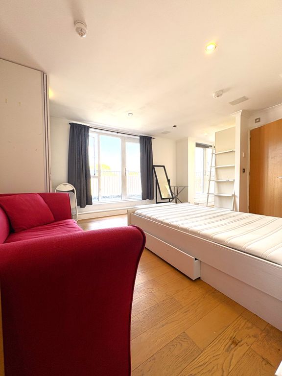 Property photo 2 of 9