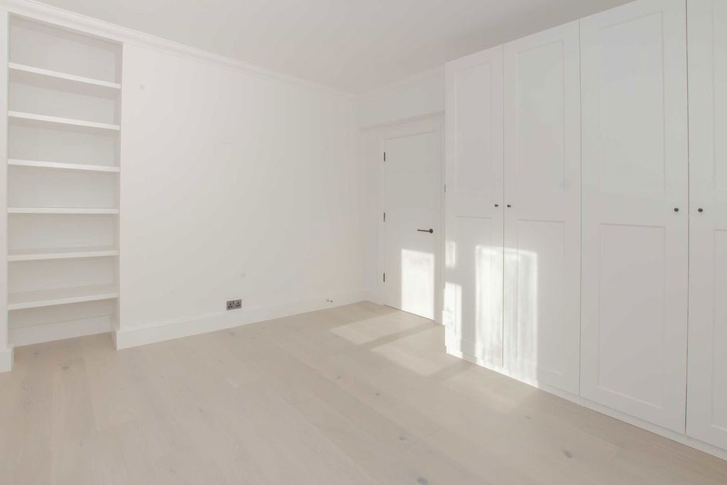 Property photo 3 of 4