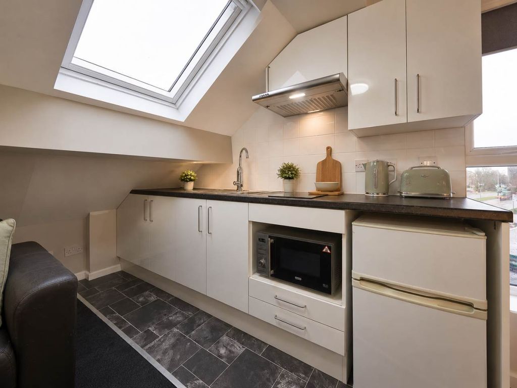Property photo 3 of 9 c