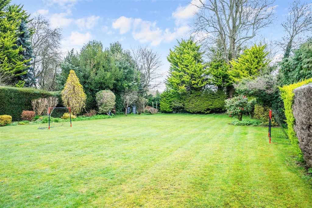 Additional image 24 of 5 bed detached house for saleHollymead Road, Chipstead, Coulsdon CR5