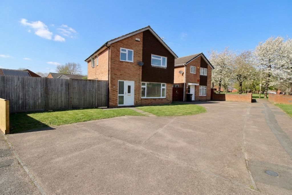 Property photo 1 of 18 Property Front