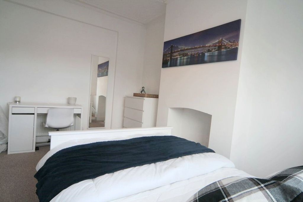 Property photo 3 of 5 Photo 5