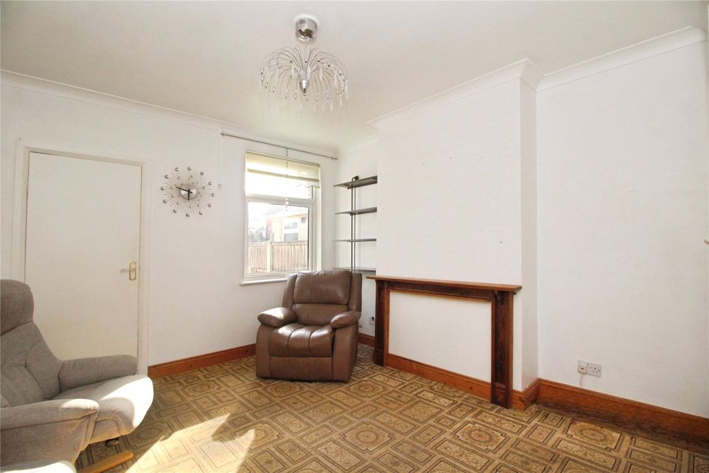 Property photo 2 of 10 Dining Room