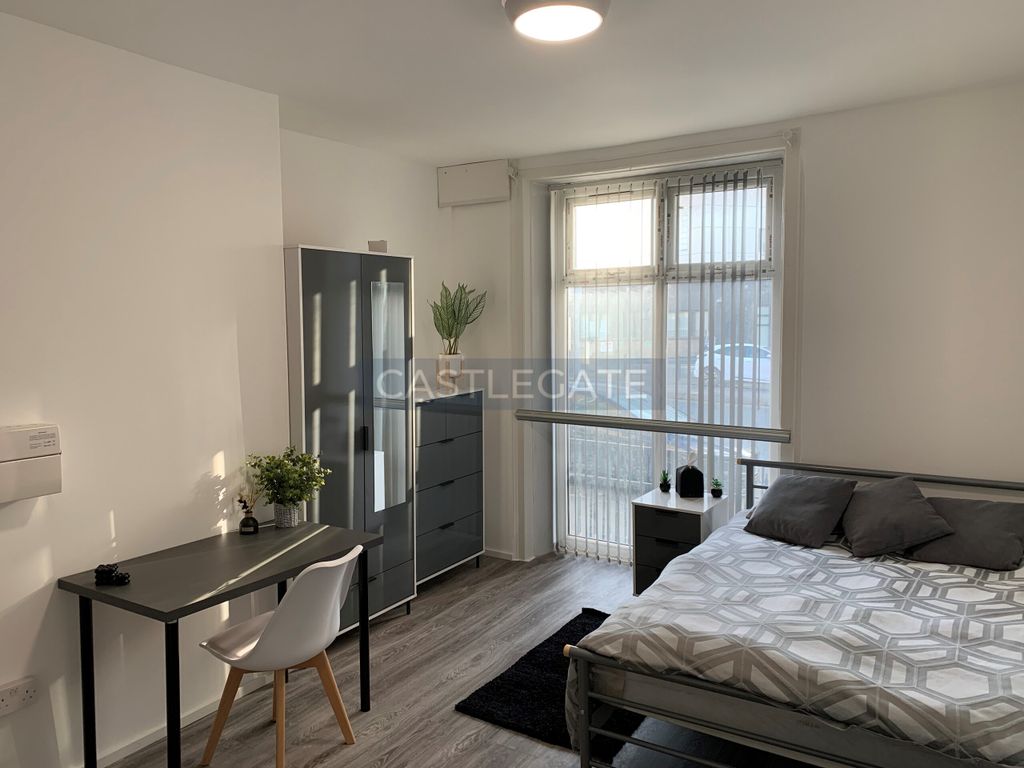 Property photo 1 of 4 Room 1, 32 Manchester Road, Huddersfield, HD1 3Hj (2)