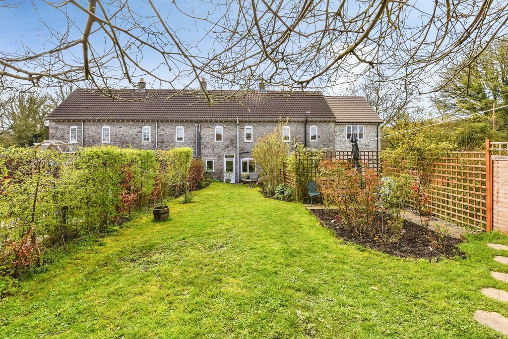 Property photo 3 of 18