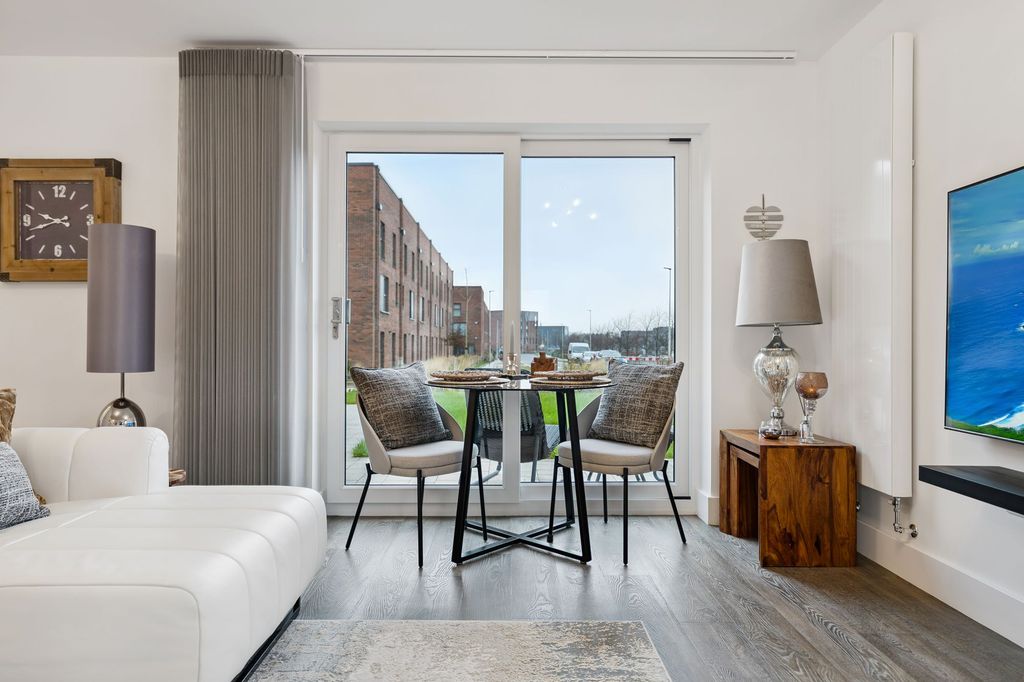 Additional image 4 of 2 bed flat for sale122 Festival Court, Main Door, Prince's Quay, Glasgow G51