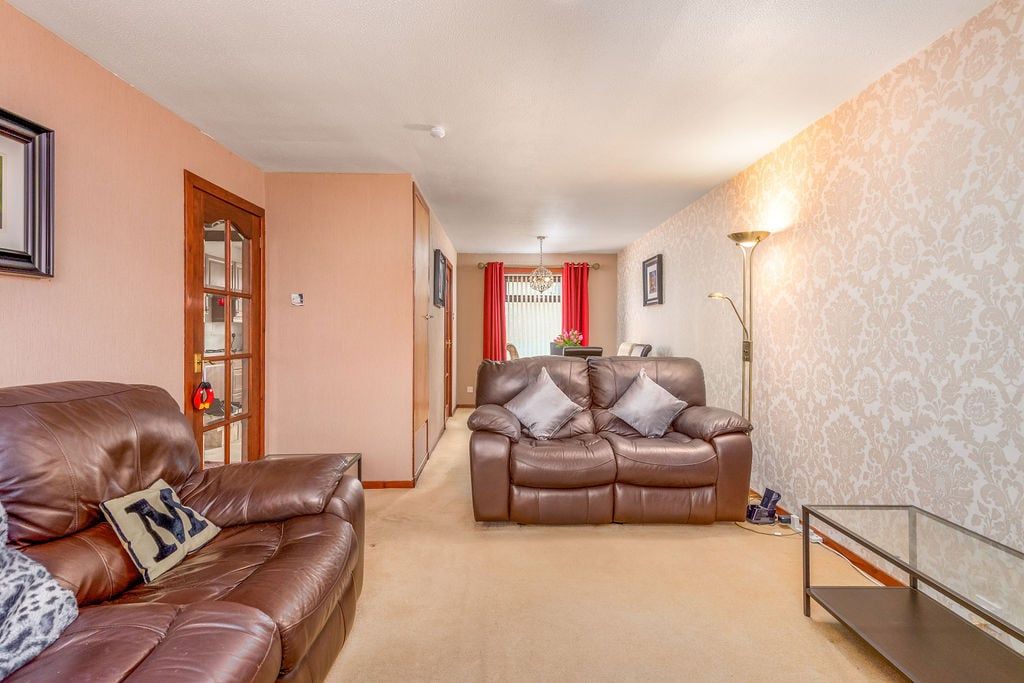 Property photo 2 of 25
