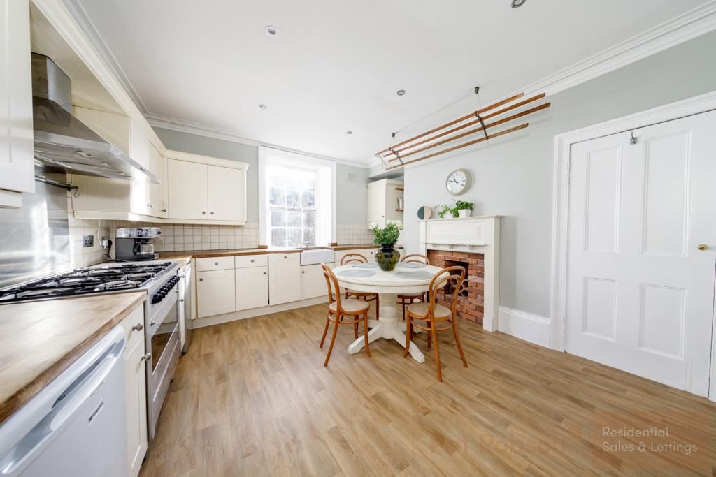 Property photo 3 of 12 Picture 3