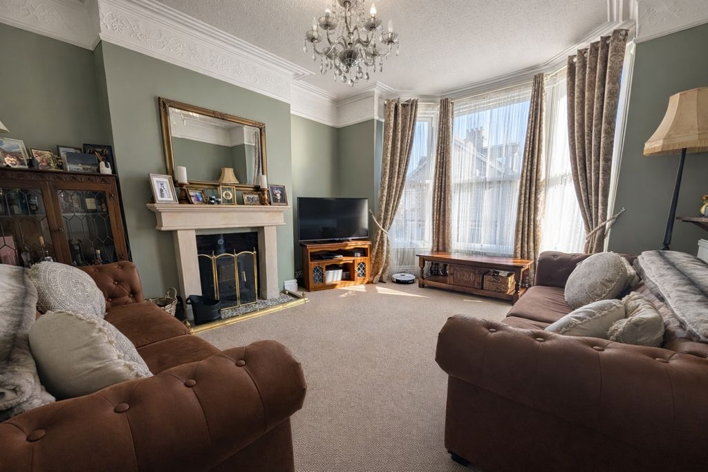 Property photo 2 of 14 Picture 2