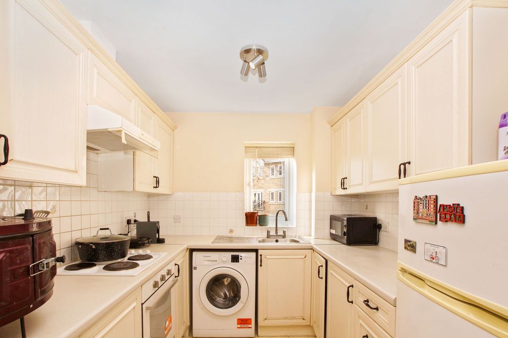Property photo 3 of 12