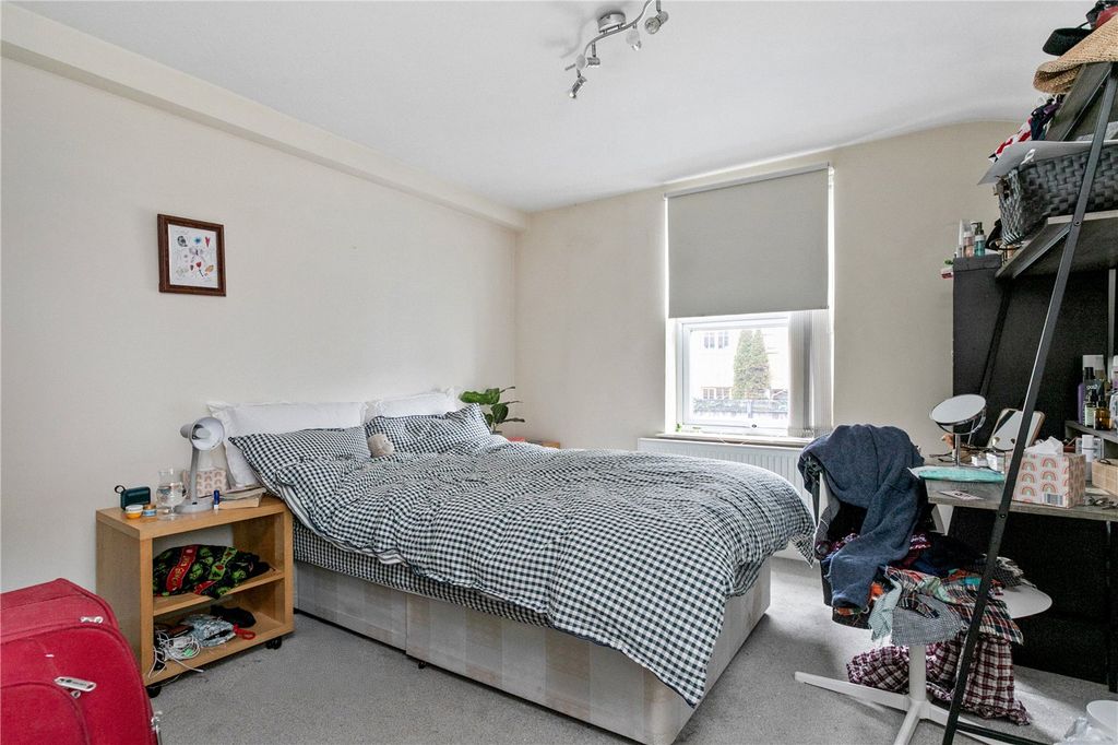 Property photo 3 of 8 Picture No. 16