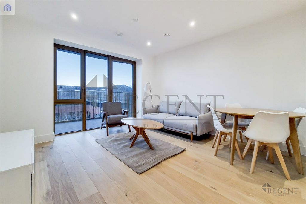 Property photo 1 of 8 Reception