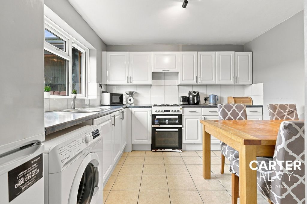 Property photo 2 of 24
