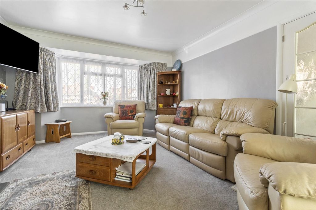Property photo 3 of 23 81 Palatine Road-004.Jpg