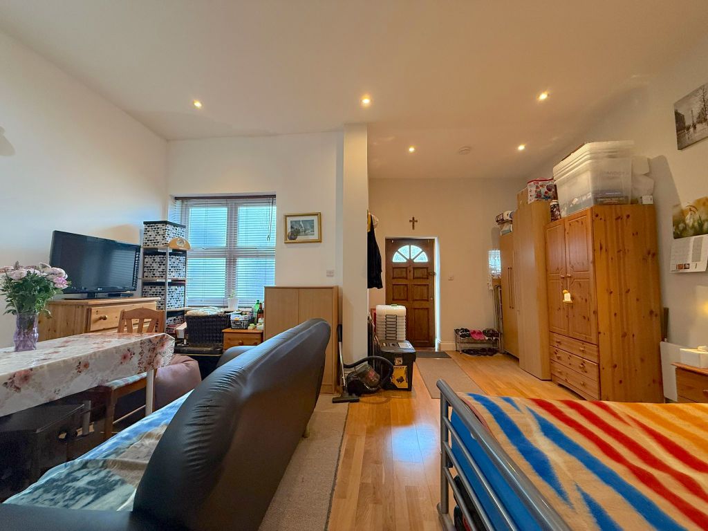 Property photo 1 of 4