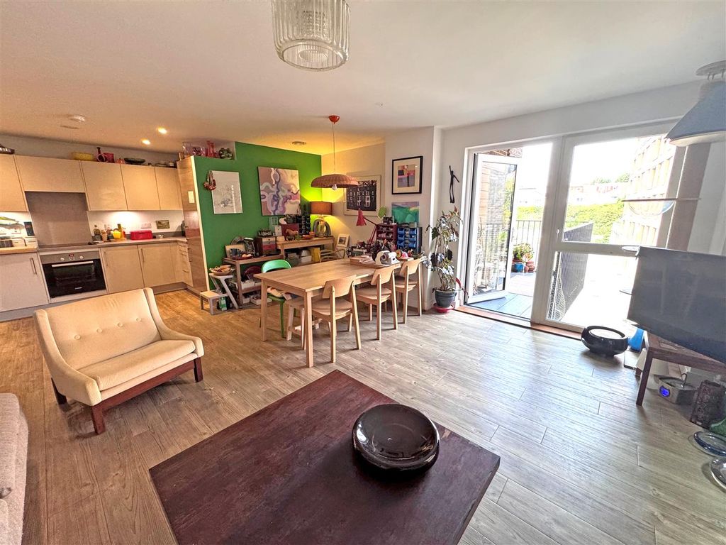 Property photo 3 of 21 17E.Jpg
