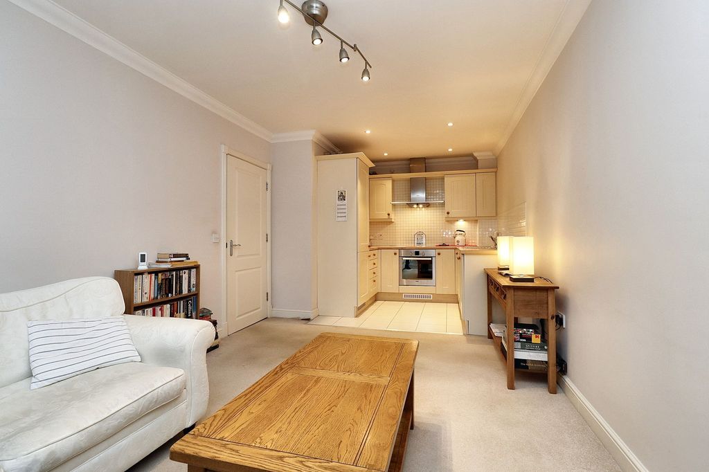 Property photo 3 of 10